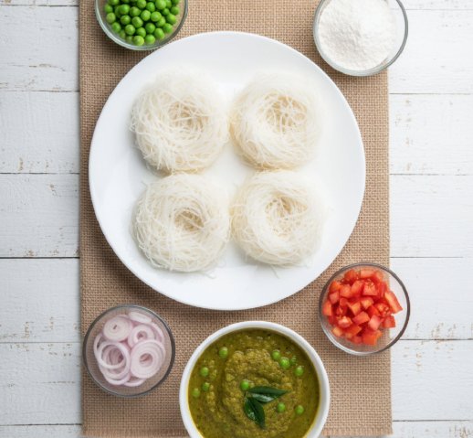 Idiyappam  Green Peas Curry